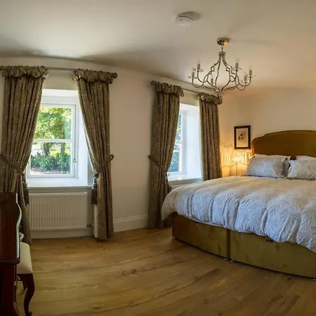 Boyne View House Trim