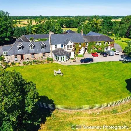 Pensionat Boyne View House Trim